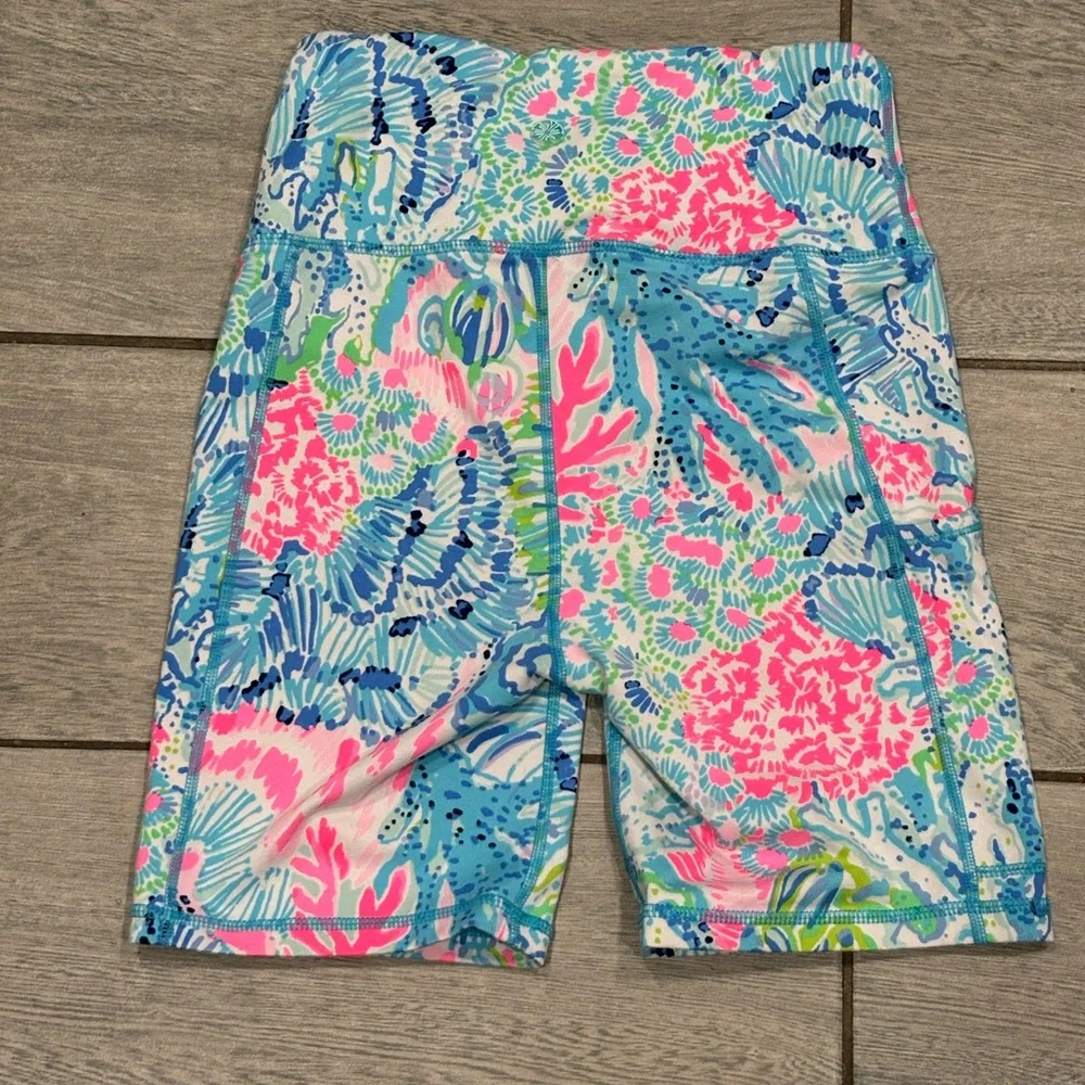 Lilly Pulitzer Luxletic Biker Shorts XS - Picture 3 of 7